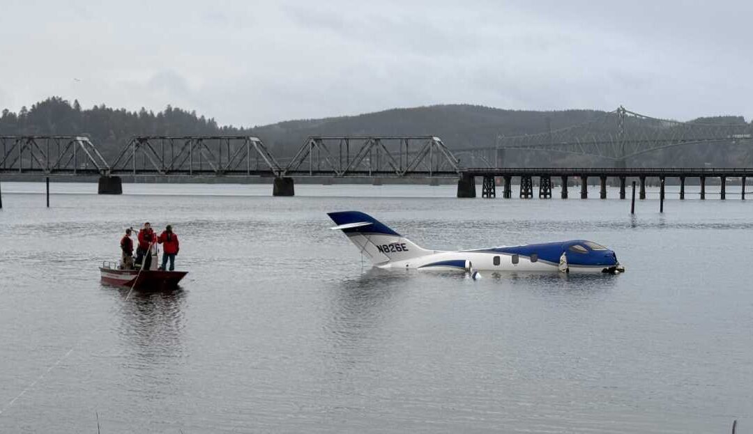 5 PEOPLE RESCUED FROM PLANE CRASH IN COOS BAY, OREGON